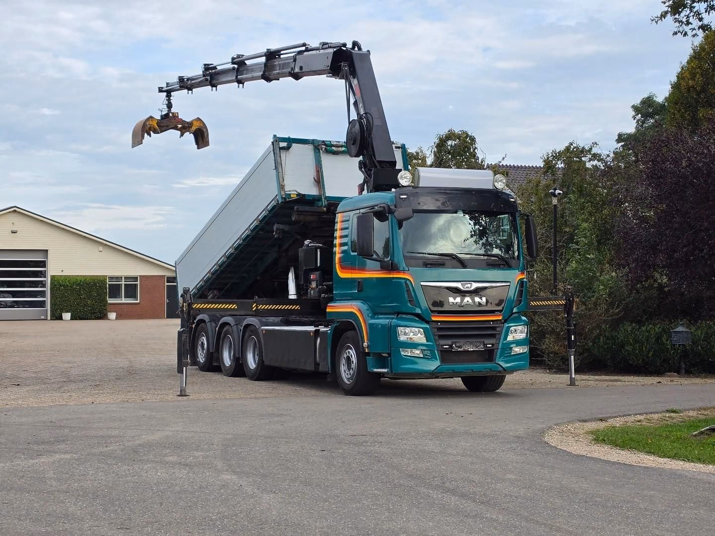 MAN TGS 35.500 8x4 KRAN/CONTAINER/KIPPER!! FERNBEDIE