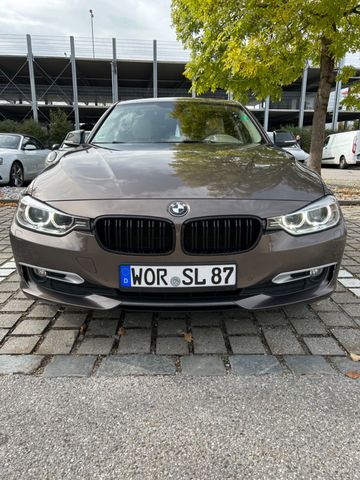 BMW 320d xDrive Touring Modern Line Modern Line