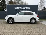 Audi Q5 55 TFSI e quattro sport S-Line Pano SHZ - Audi Q5 mit Hybrid-Antrieb: Geländewagen