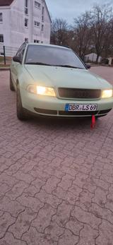 Audi A4 1.8 Avant - - Audi A4 aus 1996: Kombi