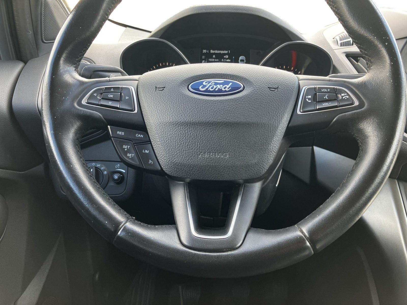 Ford Kuga 1.5 EcoBoost Cool&Connect 4x2 NAVI+XENON+PD