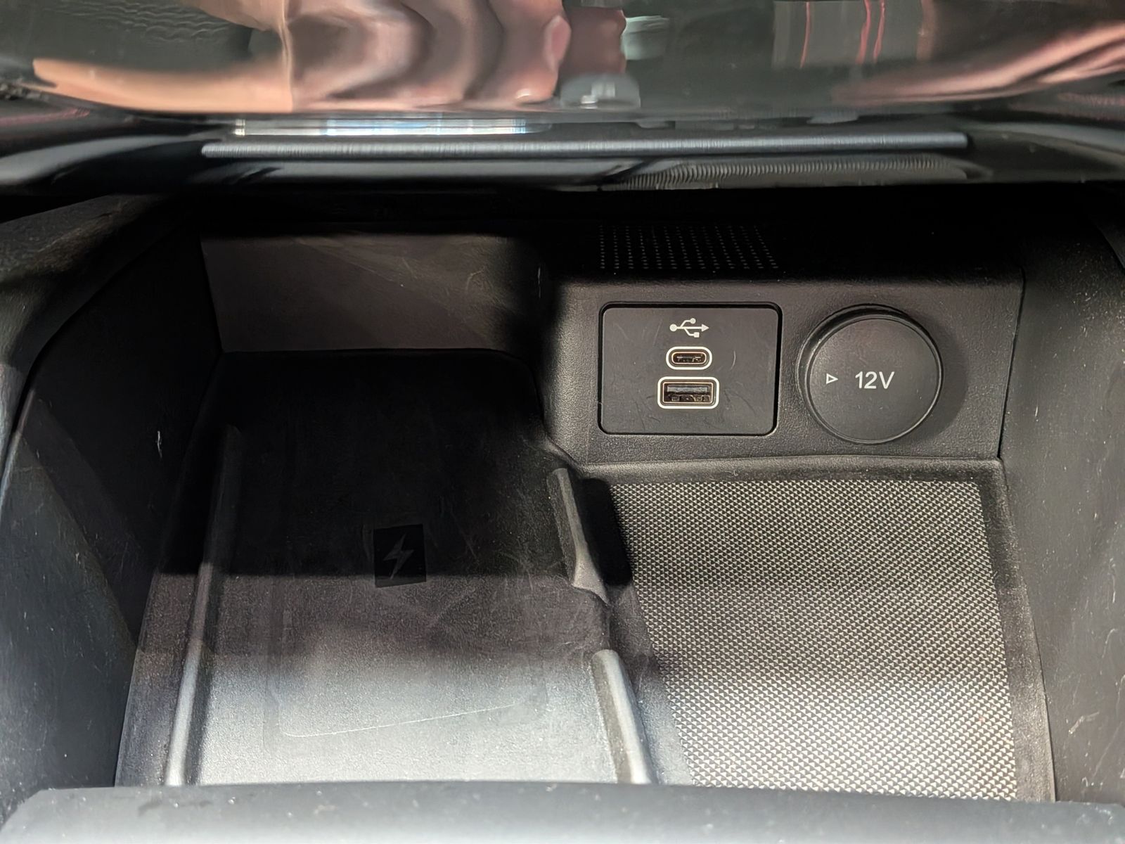 Fahrzeugabbildung Ford Kuga ST-Line X 1.5 EB Matrix HUD B&O ACC 360°