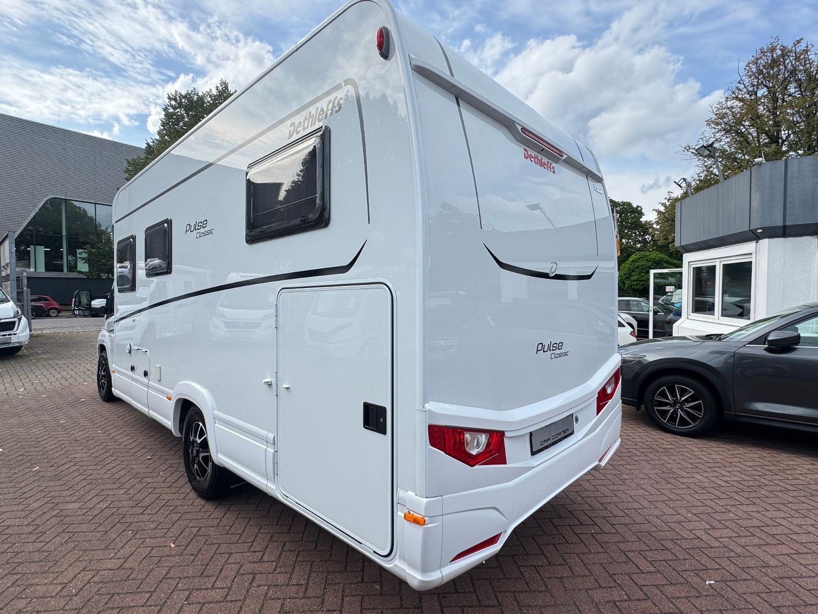 Fahrzeugabbildung Dethleffs PULSE CLASSIC SoMo T 7051 DBM / EB SOLAR 1.HAND