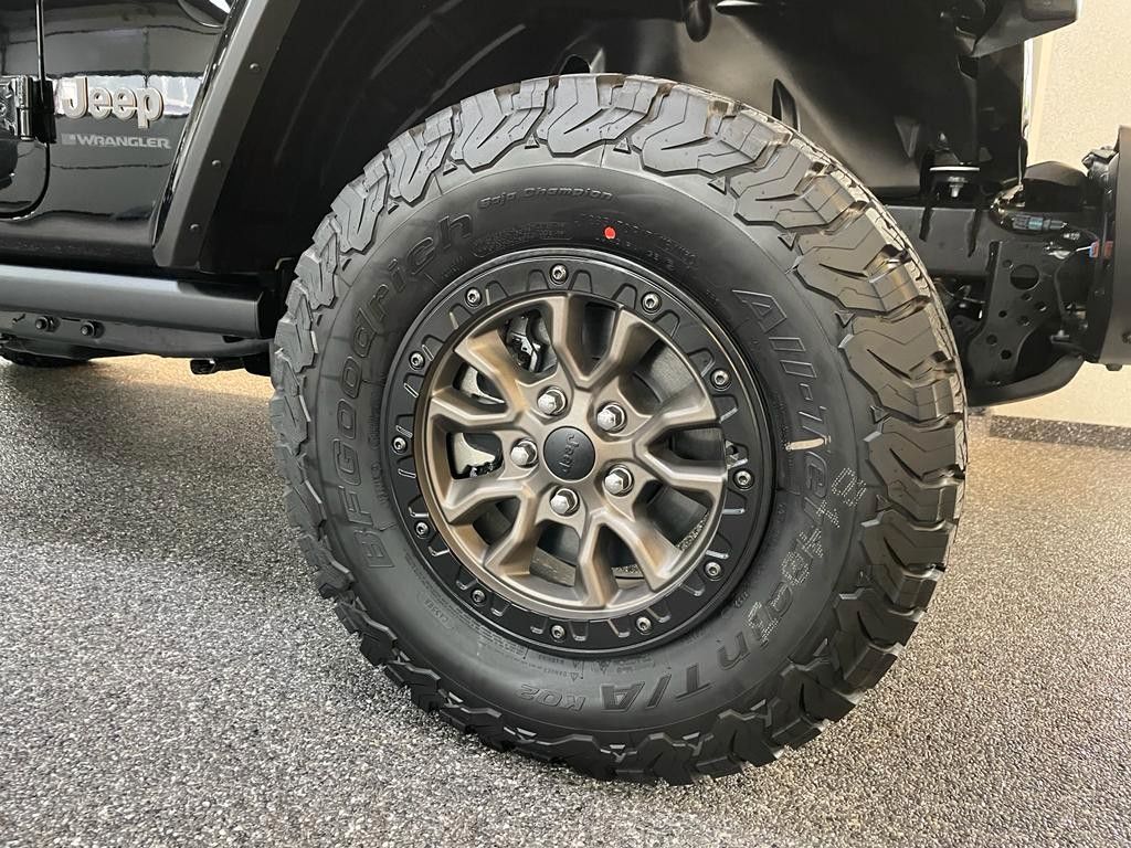 Fahrzeugabbildung Jeep 392 UNLIMITED RUBICON 6.4L-V8 SKY ONE TOP MY 23