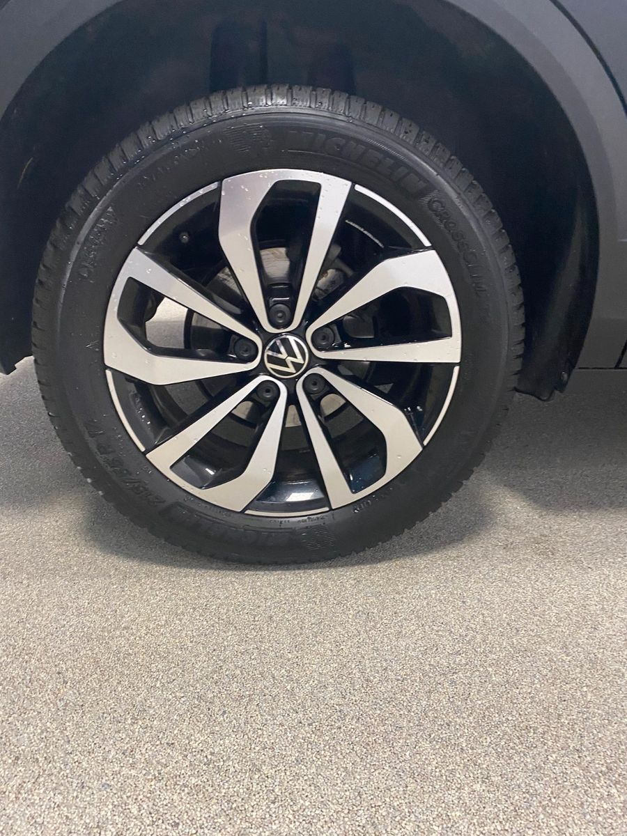 Fahrzeugabbildung Volkswagen T-Roc 1.5 TSI Style+NAVI+1.HAND+AHK+LED Plus+ACC