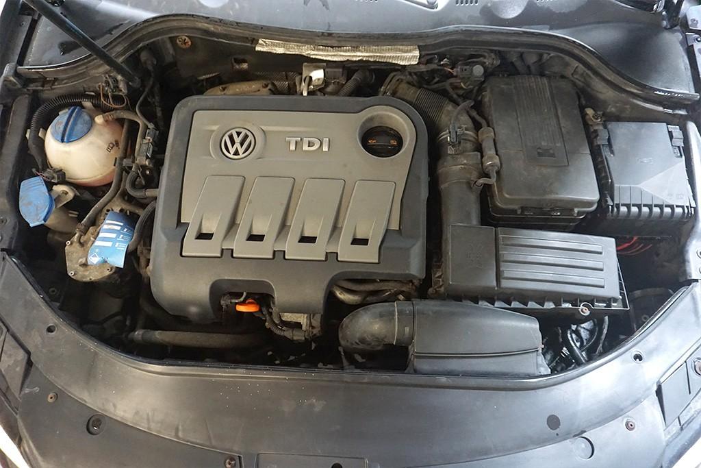 Volkswagen Passat 2011 — photo 14