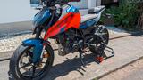 KTM Duke 125 Naked Bike mit Akra-Auspuff - Angebote