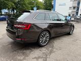 Skoda Superb Combi L&K 4x4 EUR6-1.HAND-APPLE-CARPLAY - Skoda Superb mit Diesel-Antrieb: Allradantrieb