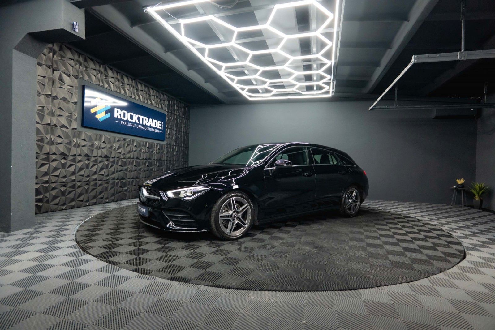 Fahrzeugabbildung Mercedes-Benz CLA 220 Shooting Brake AMG Line | ACC | LED