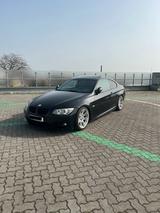 BMW E92 320d M-Paket - BMW 320: 320d E92