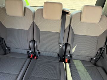 Volkswagen T7 Multivan 2.0TDI Life+7Sitze+LED+Bi-Color+BHWS