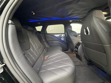 صورة مصغرة 30 لـ 2026 BMW XM