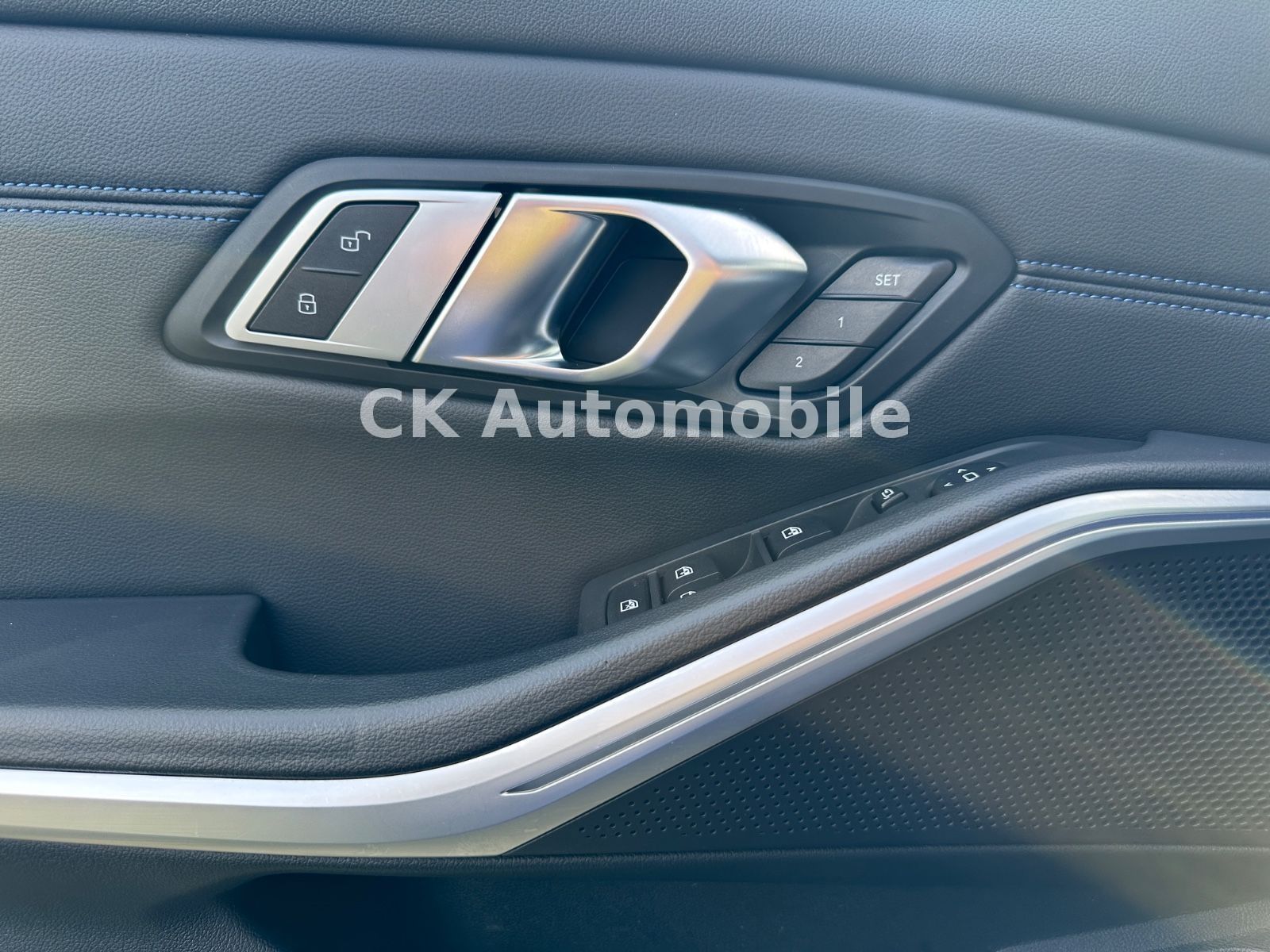 Fahrzeugabbildung BMW 330d Lim. M-Sport /Shadow-Line/Navi/Leder/LED