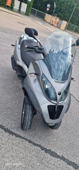 Piaggio MP3 250 LT Top Zustand § 05/2027 Führerschein B - PIAGGIO MP3 FÜHRERSCHEIN