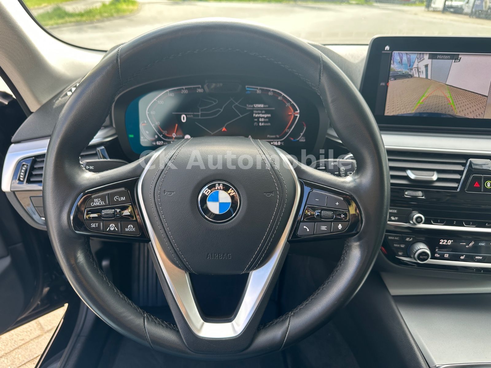 Fahrzeugabbildung BMW 520d Touring/Navi/Laser/Head-Up/Leder/360°/AHK