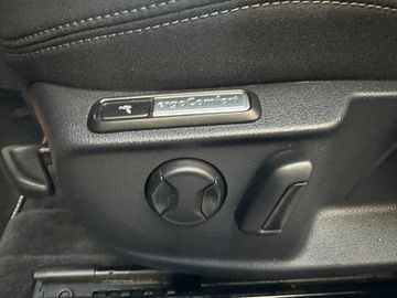 Volkswagen Passat *AHK*SZHZ*PANO*ACC*NAVI*