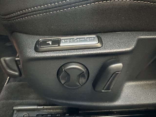 Volkswagen Passat *AHK*SZHZ*PANO*ACC*NAVI*