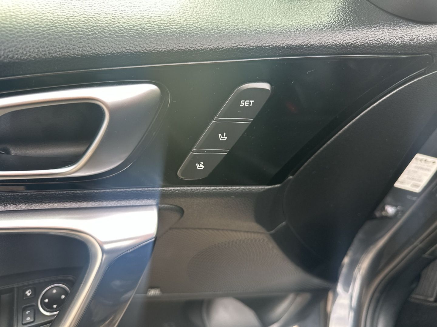 Fahrzeugabbildung Kia Ceed_sw Spirit 1.4 T-GDI TECH +Navi+Leder+Memory