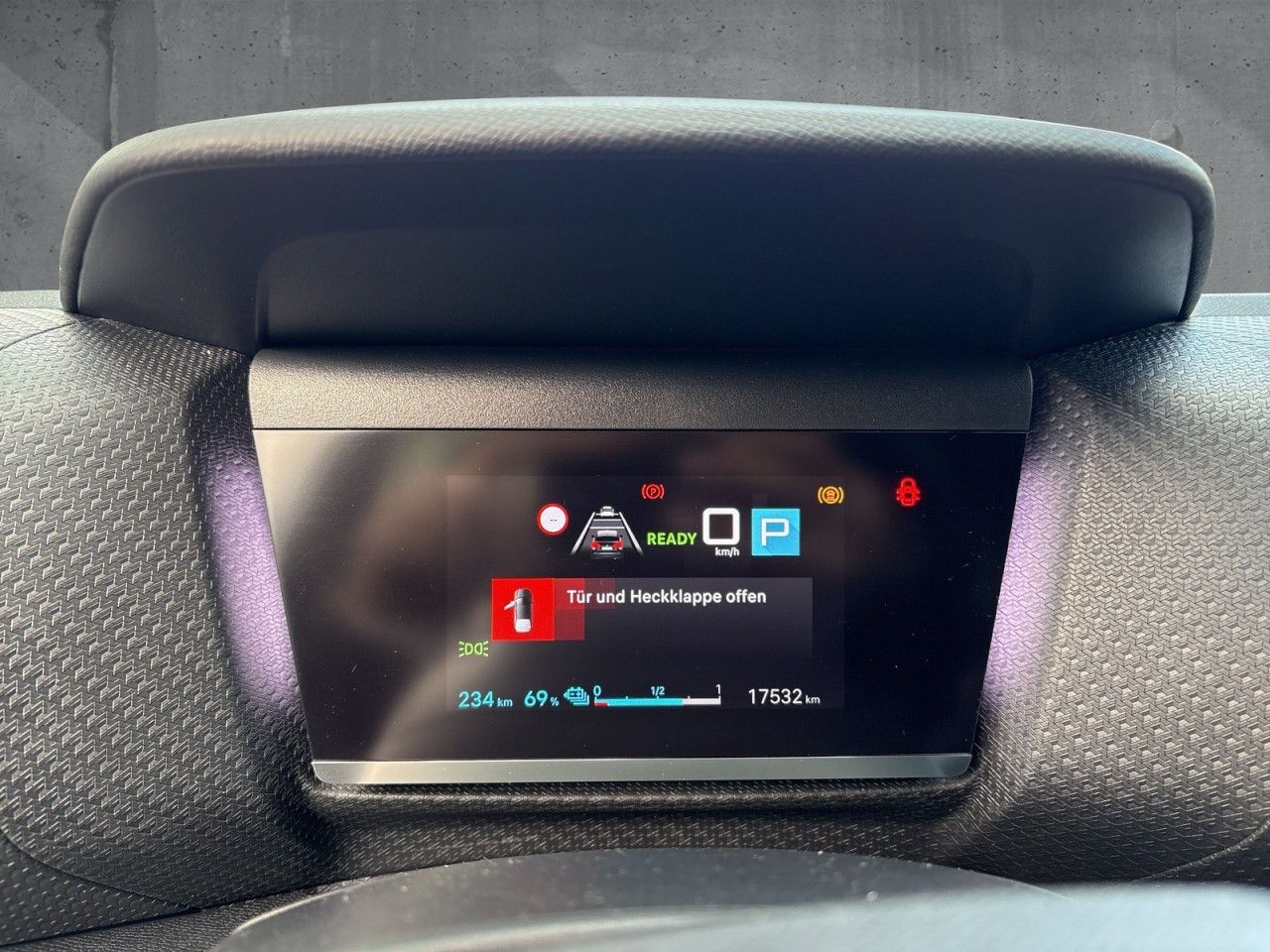 Fahrzeugabbildung Citroën ë-C4 136 Shine