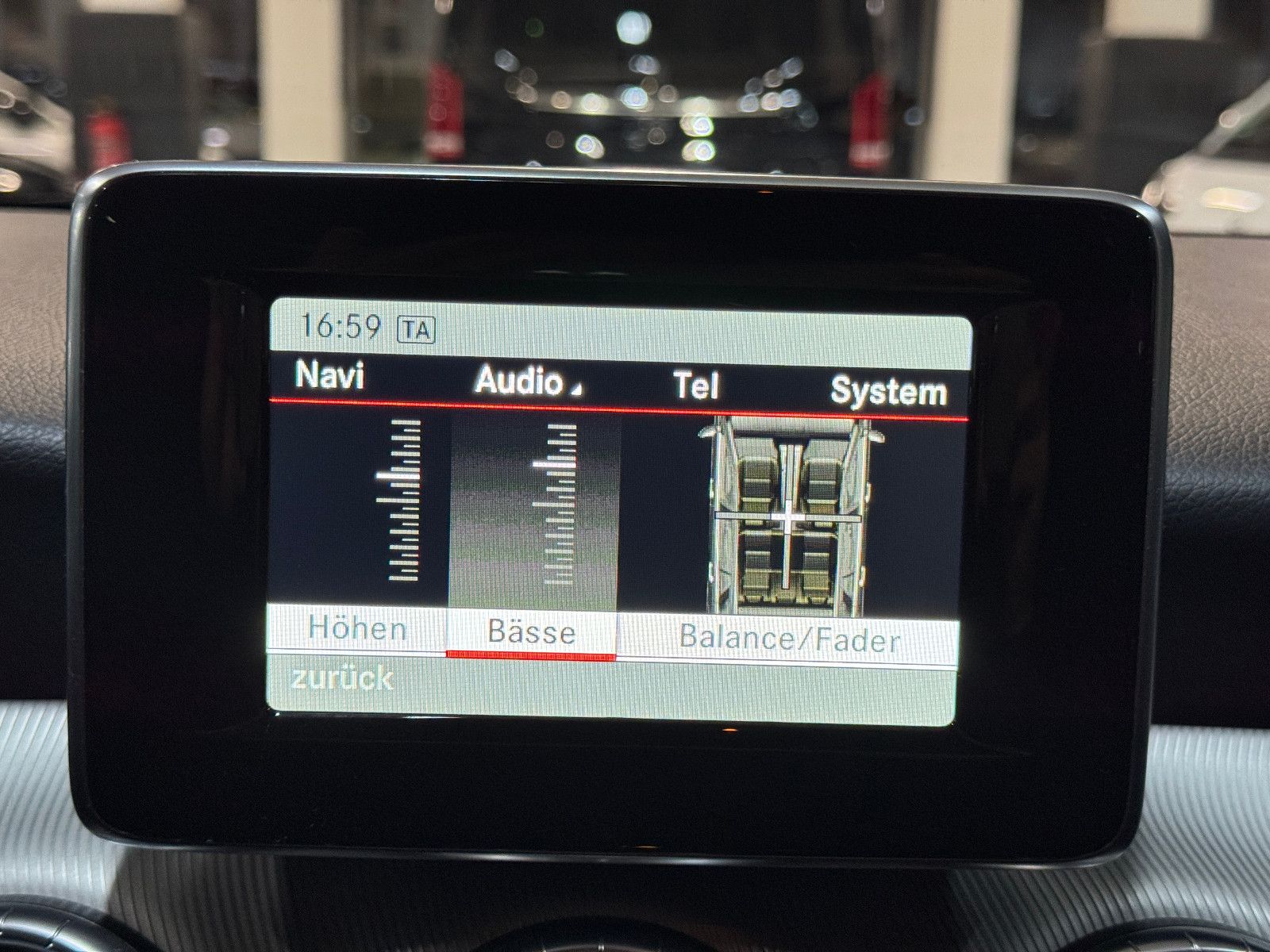 Fahrzeugabbildung Mercedes-Benz CLA 180 Coupe SPORTPAKET URBAN NIGHT NAVI KAMERA