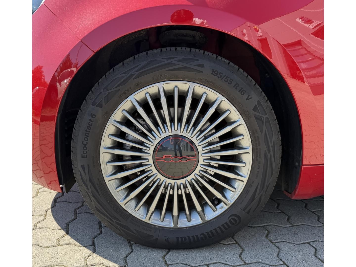 Fiat 500e Red *Apple Car Play *Tempomat