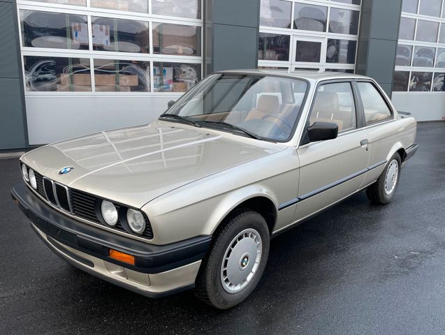 BMW E30, nur 22 tkm, 1.Hd., Sammler-Raritä...