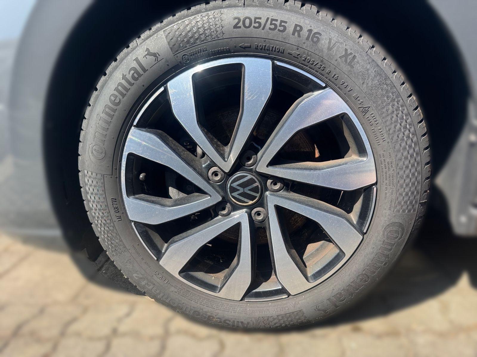 Volkswagen Golf VIII 1.5 TSI Active Navi Sprachbedienung Sp