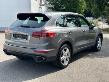 Porsche Cayenne - 5