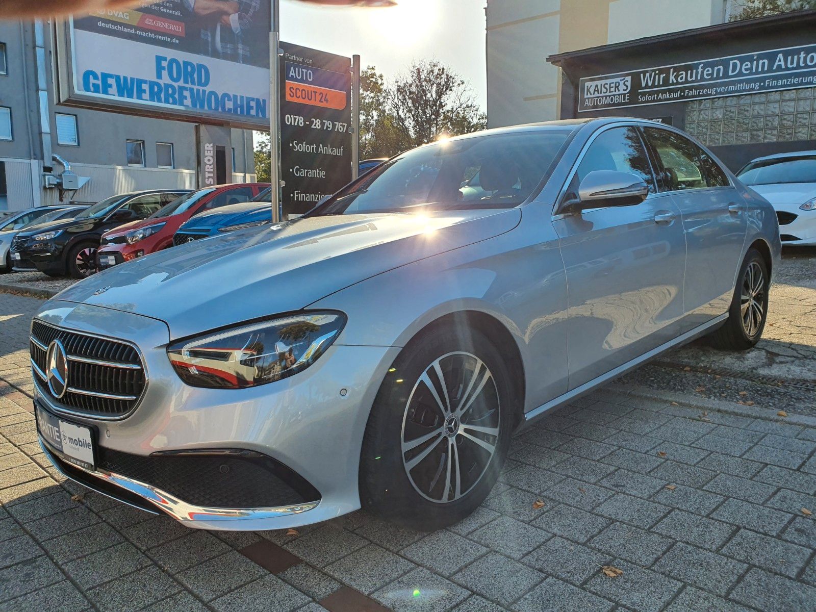 Mercedes-Benz E 220 d*AVANTGARDE*NAVI*LEDER*TÜVNEU* imagem 3