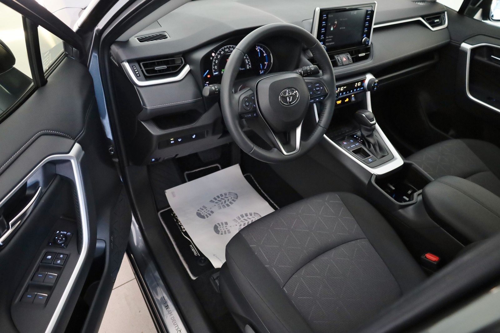 Fahrzeugabbildung Toyota RAV4 Hybrid Team Deutschland LED,Apple CarPlay