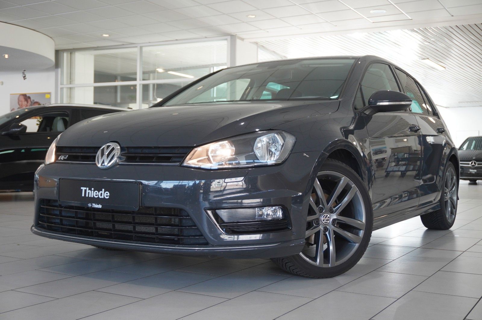 Fahrzeugabbildung Volkswagen Golf VII Lim.  1.2 TSI ALLSTAR NAVI/SHZ/PDC/TEMP