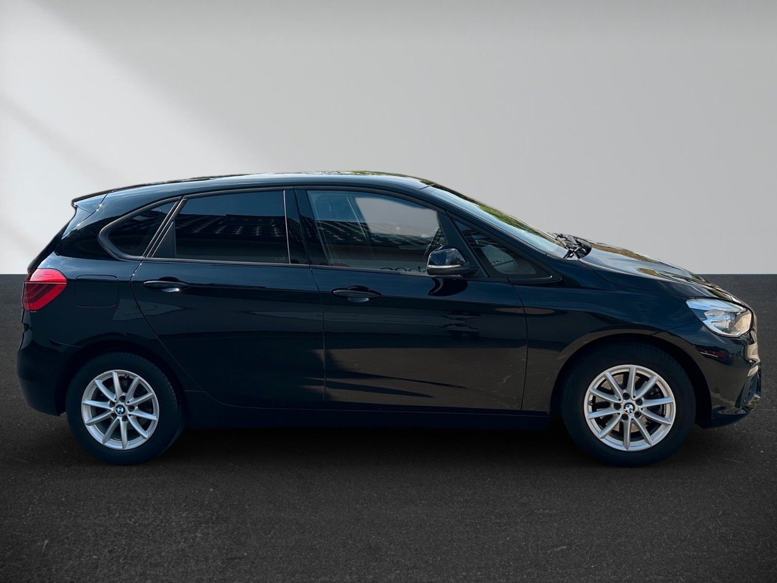 BMW 218 2 Active Tourer 218 i – Bild 4