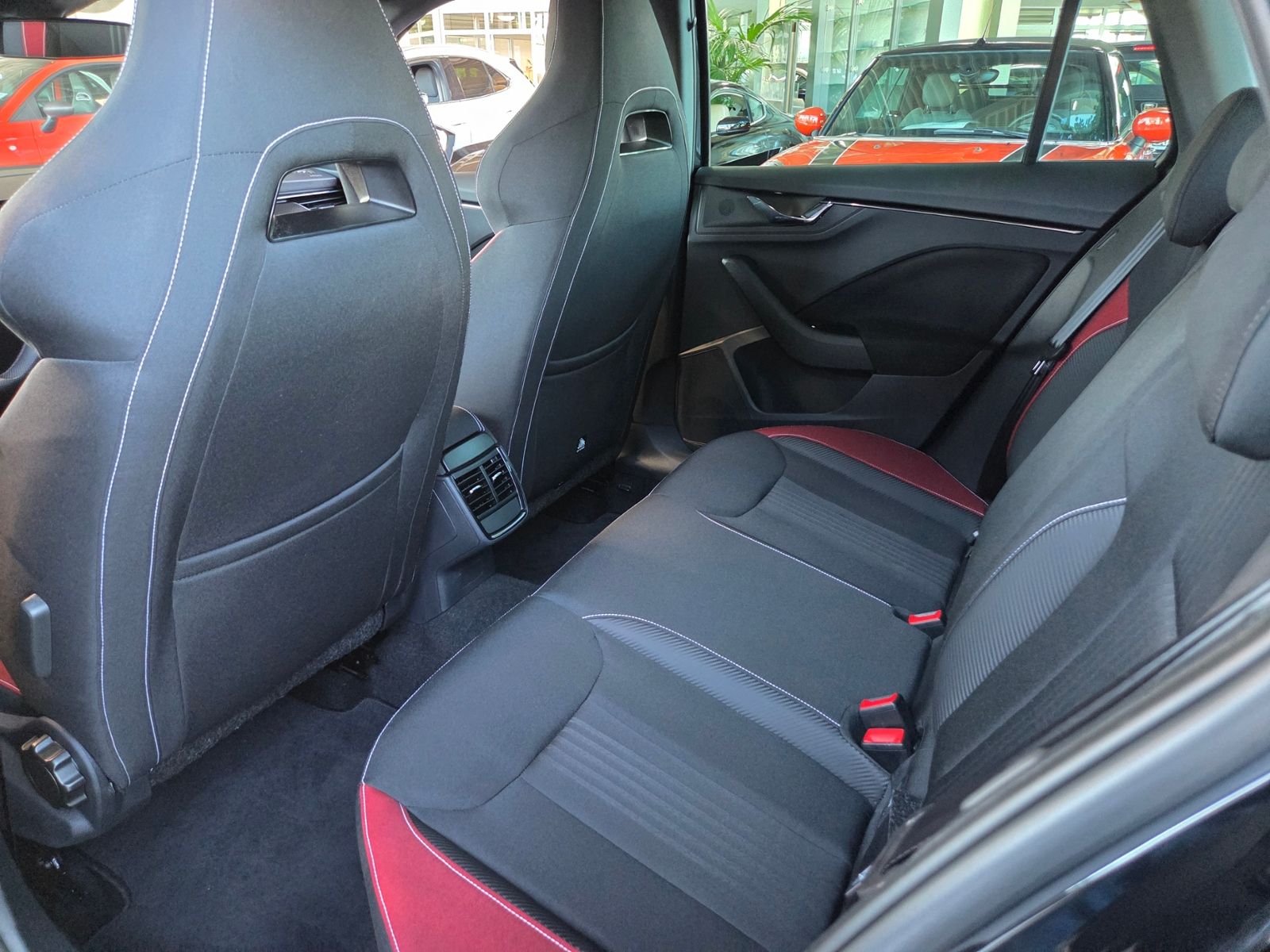 Fahrzeugabbildung SKODA KAMIQ  Monte Carlo PANO LED NAVI ALU