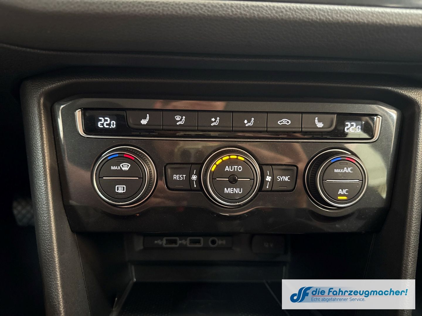Fahrzeugabbildung Volkswagen Tiguan Comfortline BMT Start-Stopp 4Motion Navi