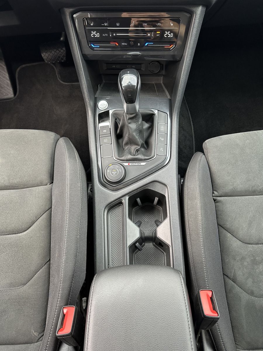 Fahrzeugabbildung Volkswagen Tiguan Allspace 4M Life 7Sitzer NAV+LED+H&K+360°