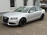 Audi A4 Lim. Attraction - Audi A4 Attraction mit Benzin-Antrieb