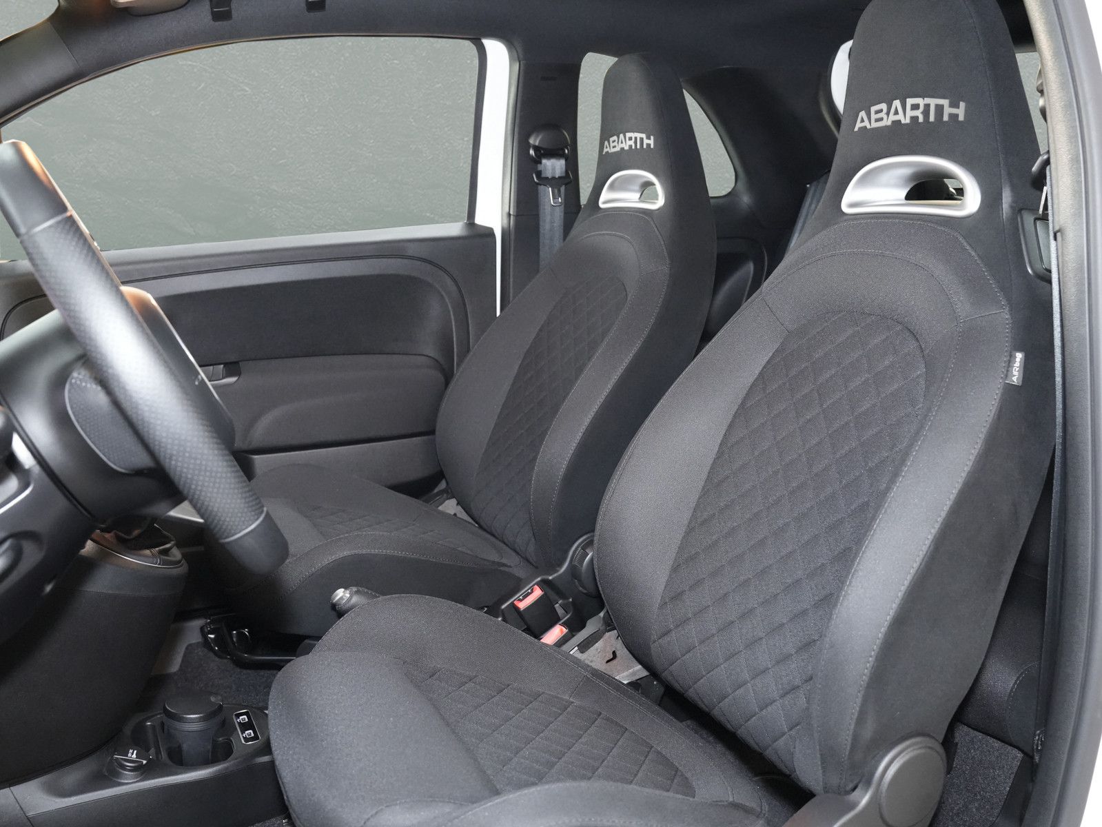 Fahrzeugabbildung Abarth 500 / 595 - UConnect|DesignSet|MirrorLink|17Zoll