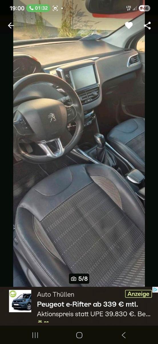 Peugeot 2008 2014 — interior