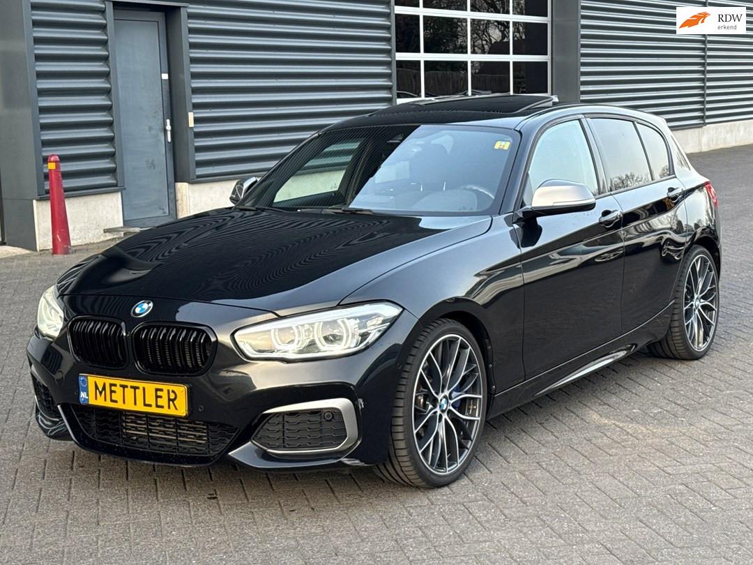 BMW 1-serie M135i High Executive Alcantara, Camera, 