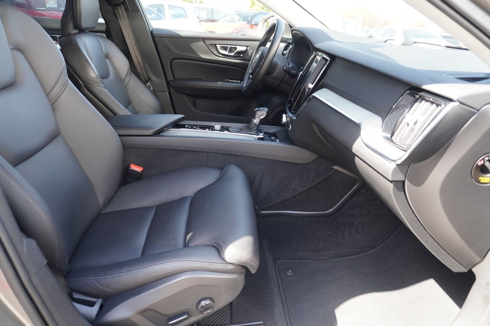 Volvo V60 Kombi T6 Inscription AWD LED ACC Navi Leder foto 23