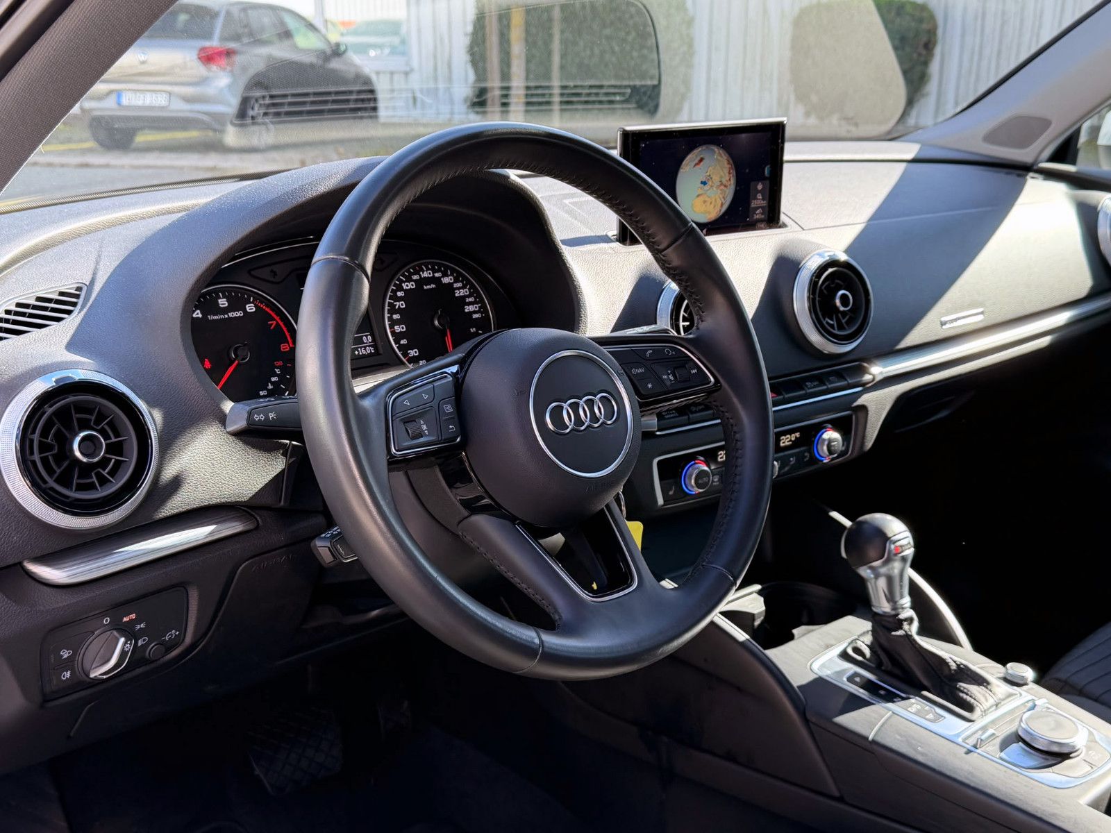 Fahrzeugabbildung Audi A3 Sportback 35TFSI S-Tronic NAV PDC TEMP SHZ