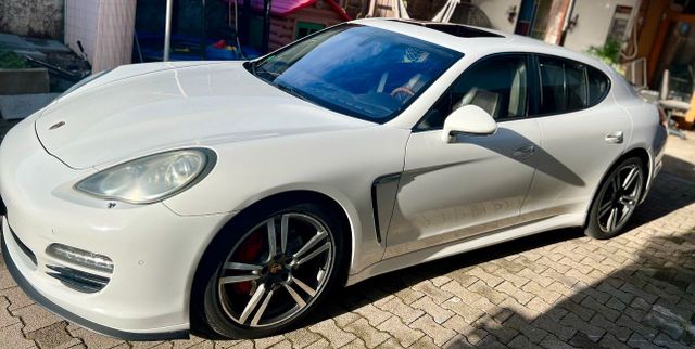 Porsche Panamera 3.0 chrono