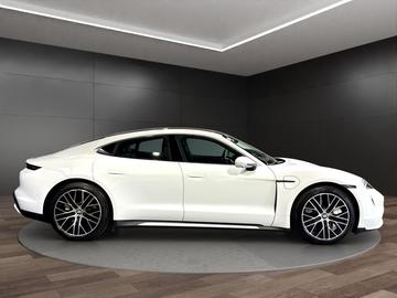 صورة 3 لـ 2020 Porsche TAYCAN