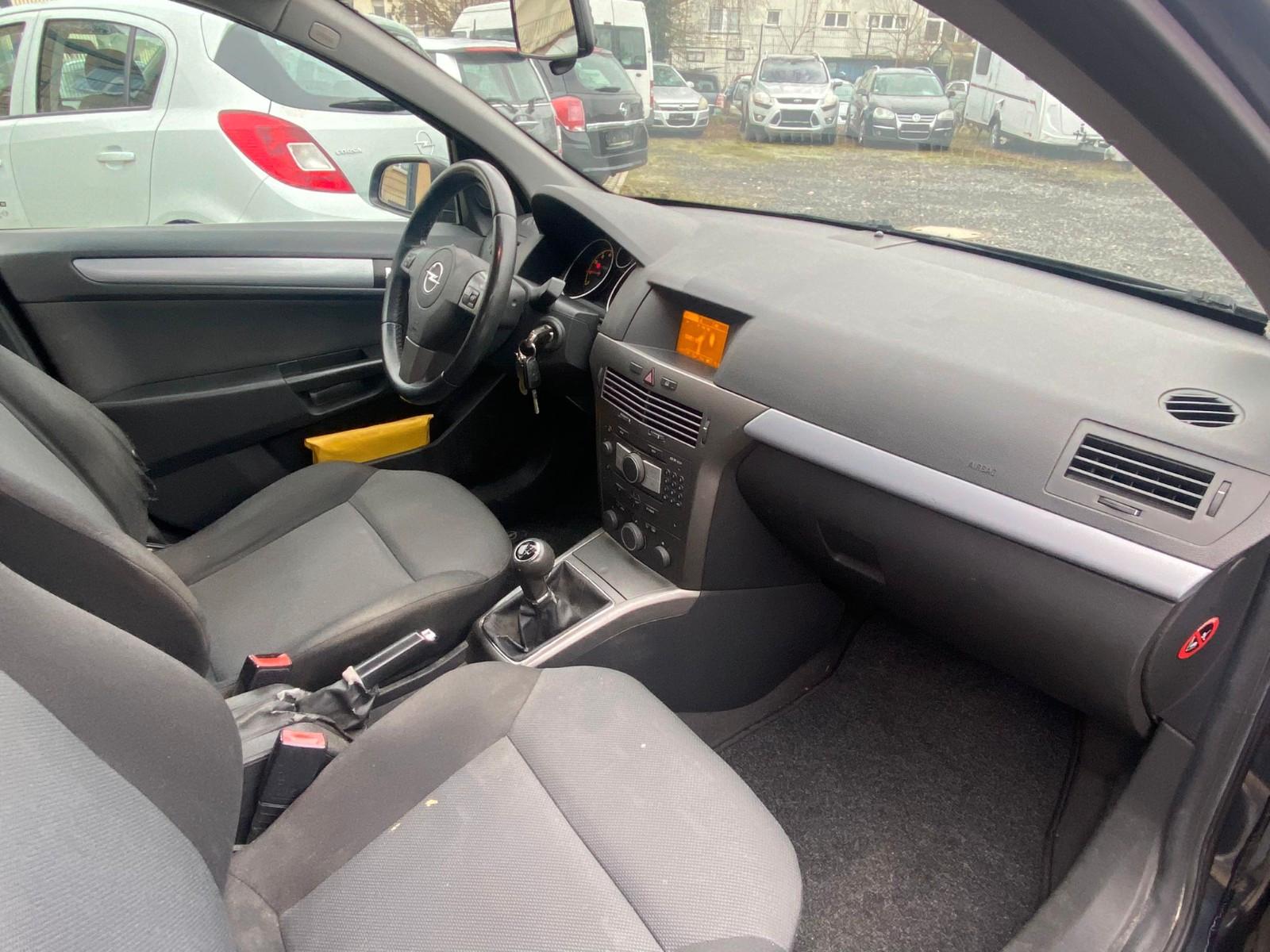 Opel Astra 2006 — photo 12