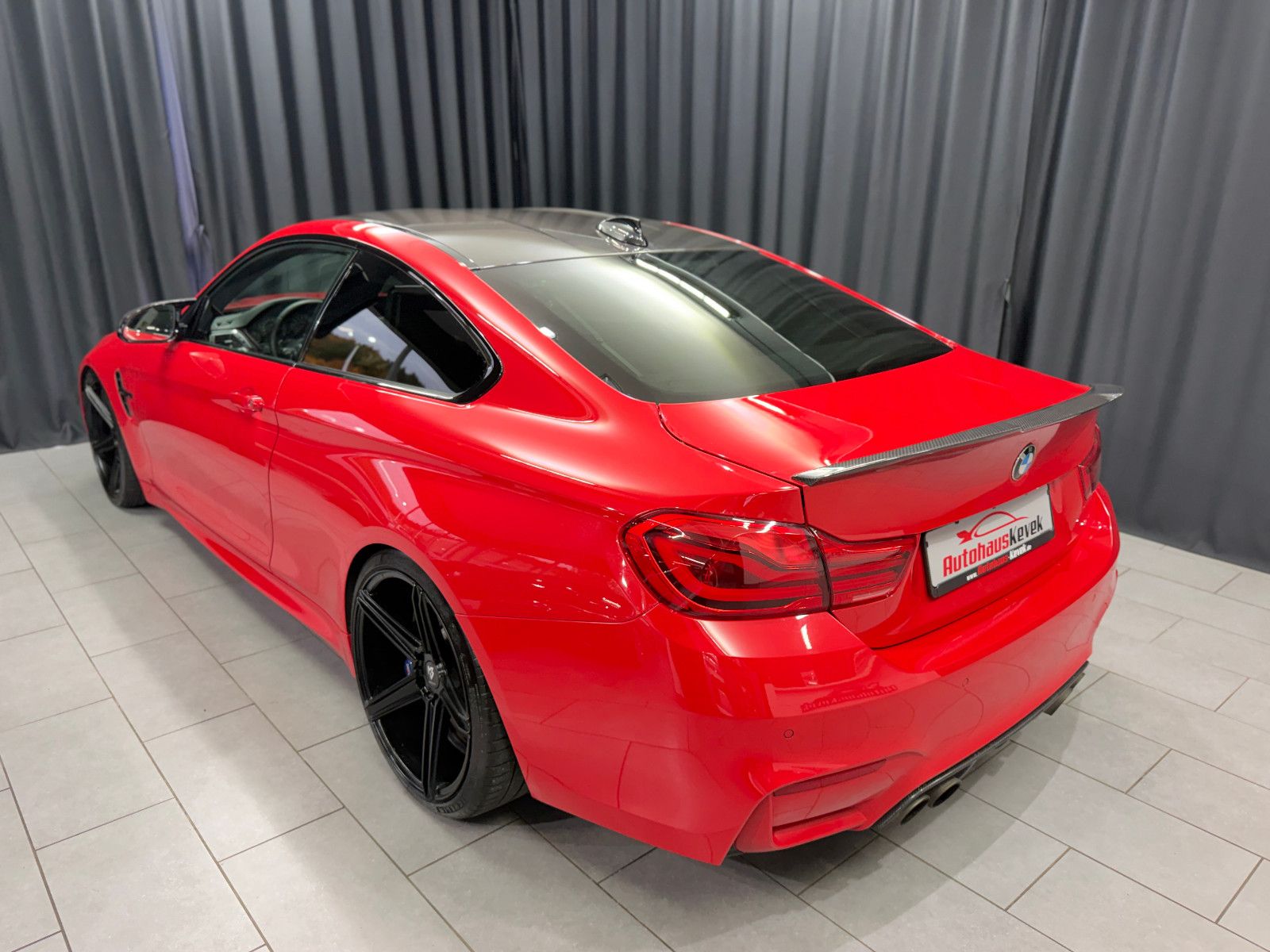 Fahrzeugabbildung BMW M4 Coupe |LCI|INDIVIDUAL|AULITZKY|KW|H/K|