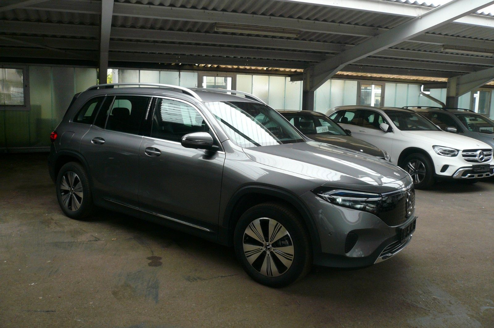 MERCEDES-BENZ EQB 300