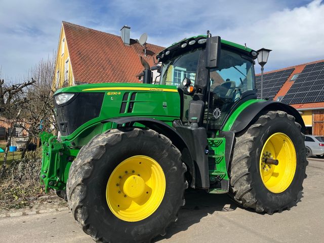 John Deere 6230R