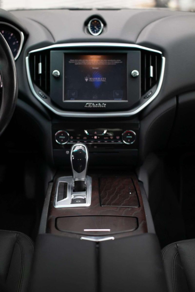 Fahrzeugabbildung Maserati Ghibli 3.0 V6 S Q4 Automatik