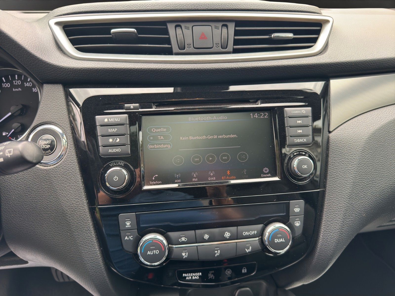 Fahrzeugabbildung Nissan Qashqai Tekna Automatik/Vollaustattung/