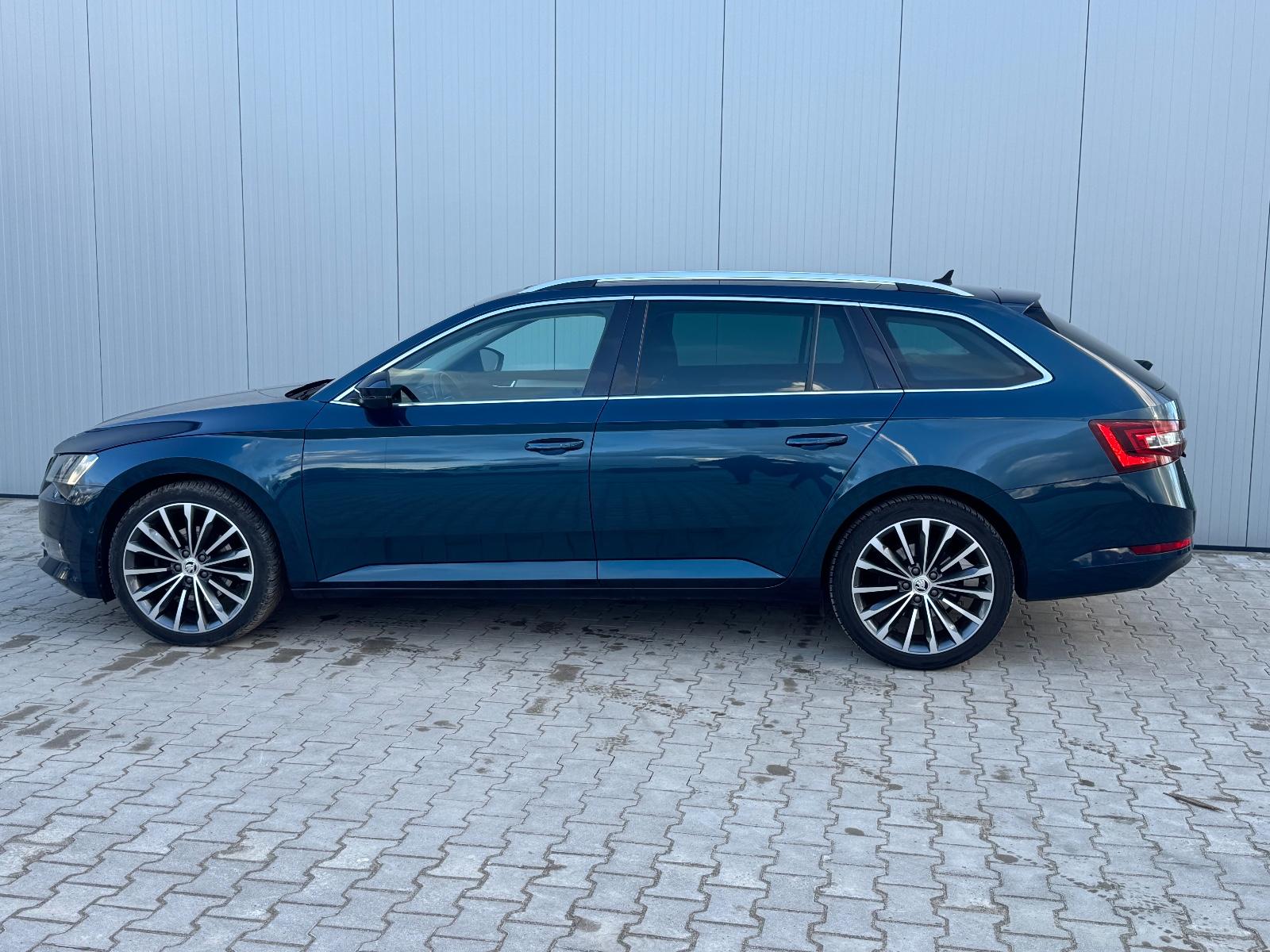 Skoda Superb 1.6 TDI DSG Style Combi Nav/Tel/Sitzh.